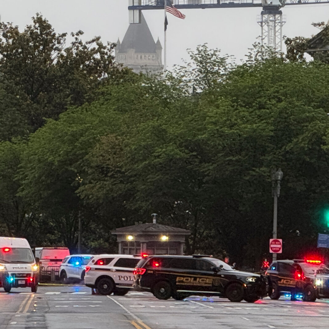 Secret Service Fatally Shoots Gunman After White House Exchange Detonates Near President Trump