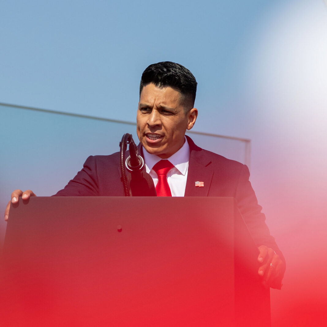 Trump-Backed Carlos De La Cruz Wins GOP Primary in Redrawn San Antonio District