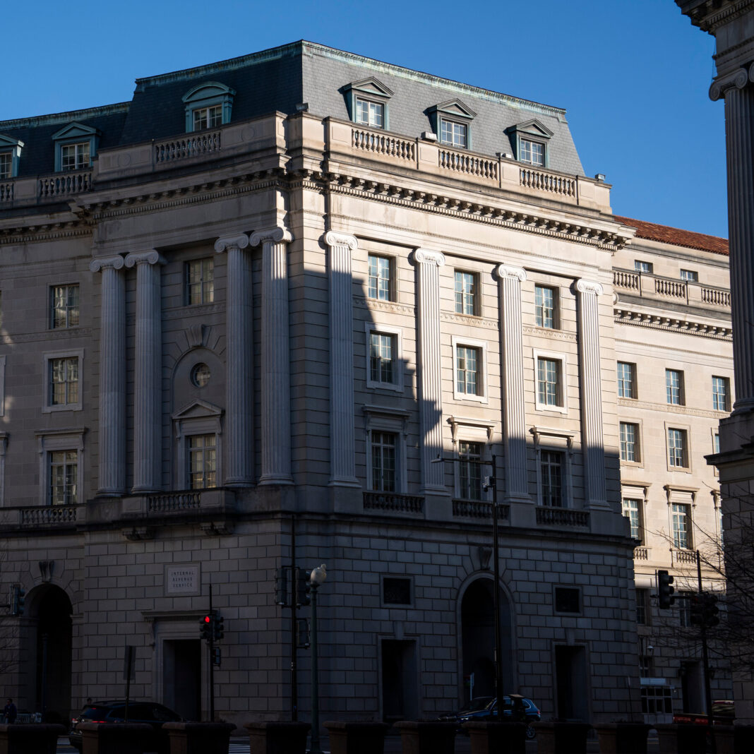 Justice Dept. Settles I.R.S. Suit with $1.8 Billion Fund for Tax Privacy Breach