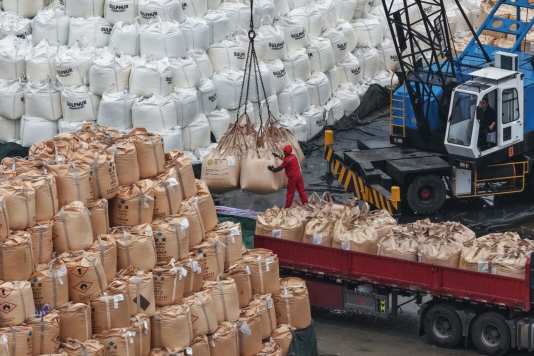China’s Export Curbs and Iran’s Conflict Tighten Global Sulfuric Acid Supply