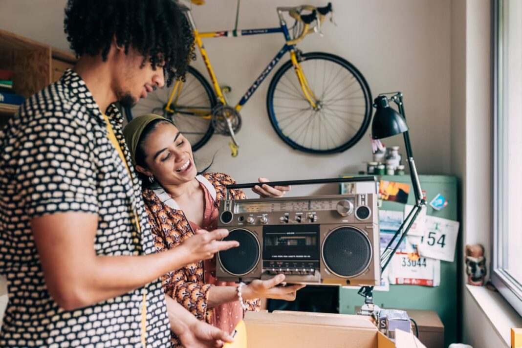 My Friend Wants to Sell Her Stuff at My Garage Sale – Should I Charge a Commission?
