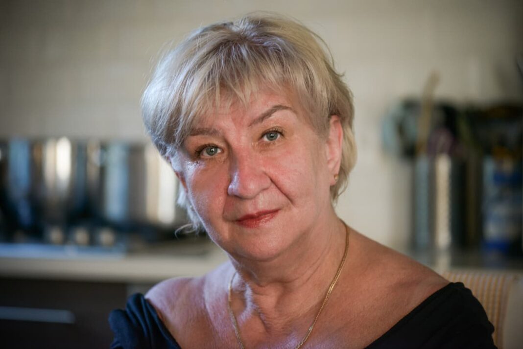 My Friend, 62, Earns $20,000 a Year: Claim Social Security Now or Wait for a Higher Survivor’s Benefit at 67?