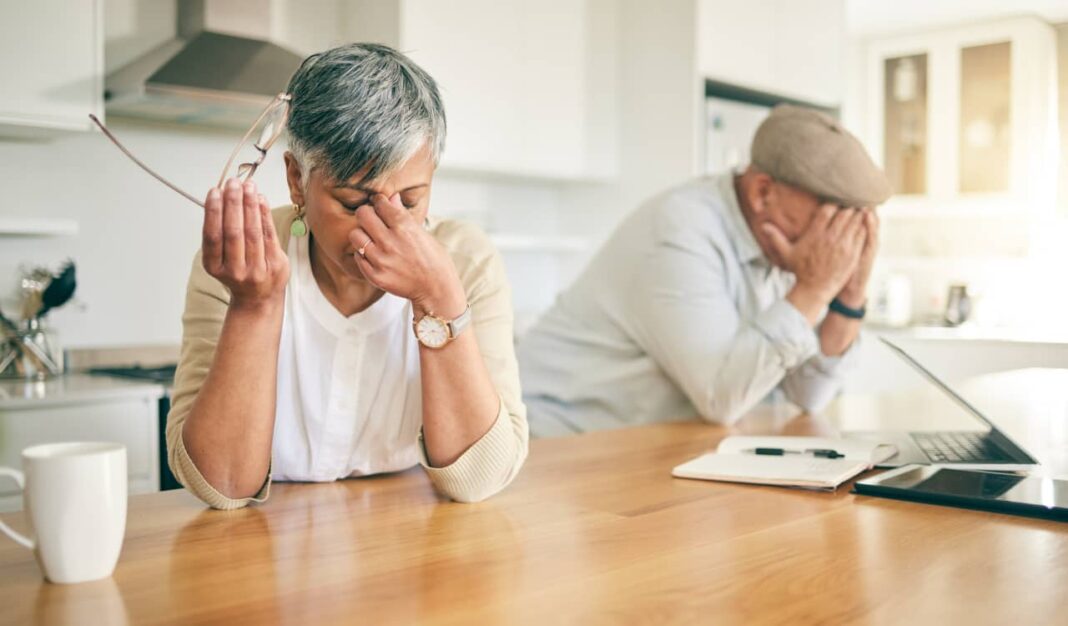 Americans’ Financial Sentiment Hits All-Time Low, But the White House Disagrees: Who’s Right?