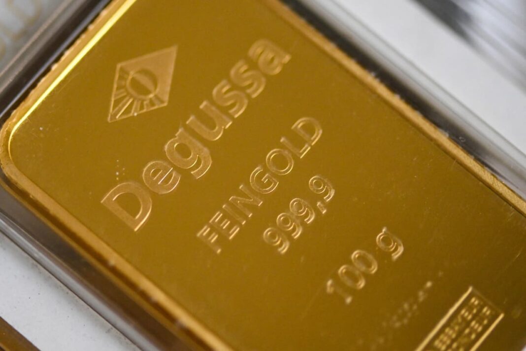 Wall Street Veteran Predicts S&P 500 and Gold Could Both Hit $10,000 by 2030