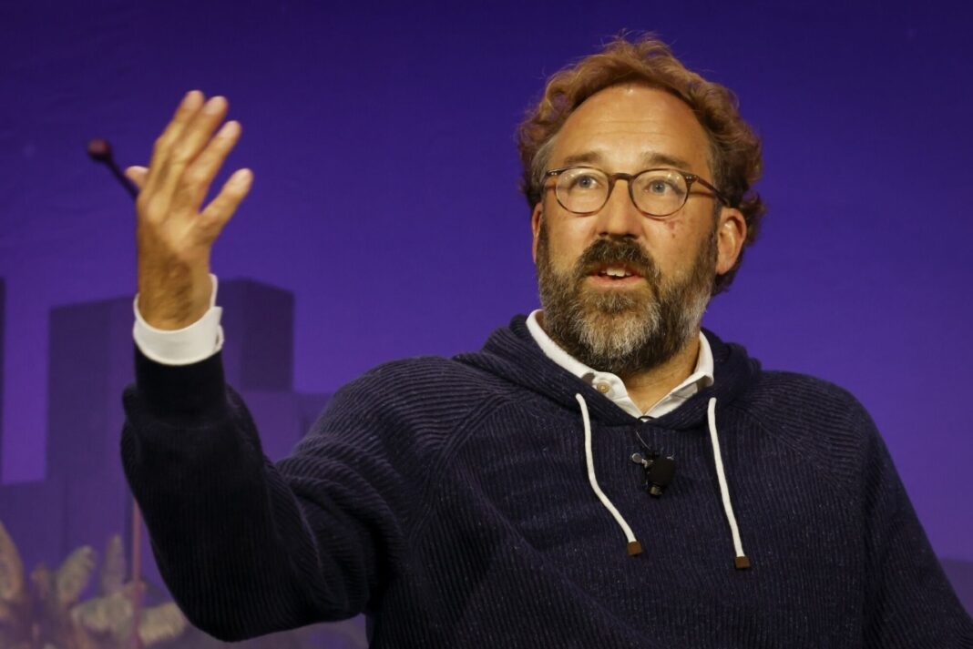 The Visionary Investor Who Backed SpaceX Before Its First Rocket Landing
