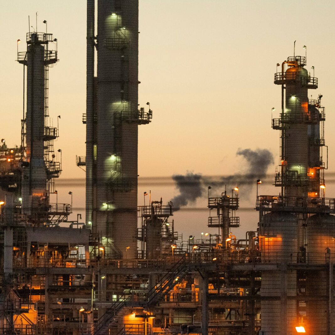 Oil Prices Surge Six Percent Amid Strait of Hormuz Disruptions