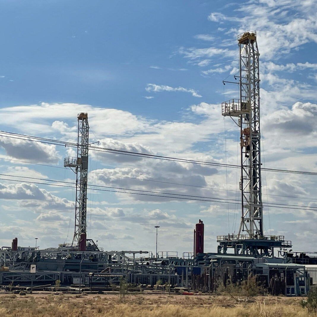 U.S. Oil Growth Stalls as Companies Choose Caution Over Market Share