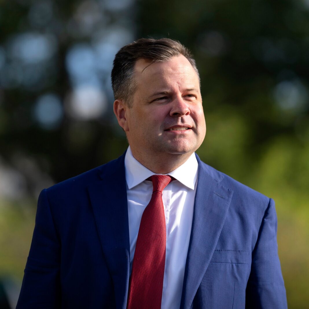 Congressional Democrats Warn Pulte Against Mass Firings in Intelligence Community