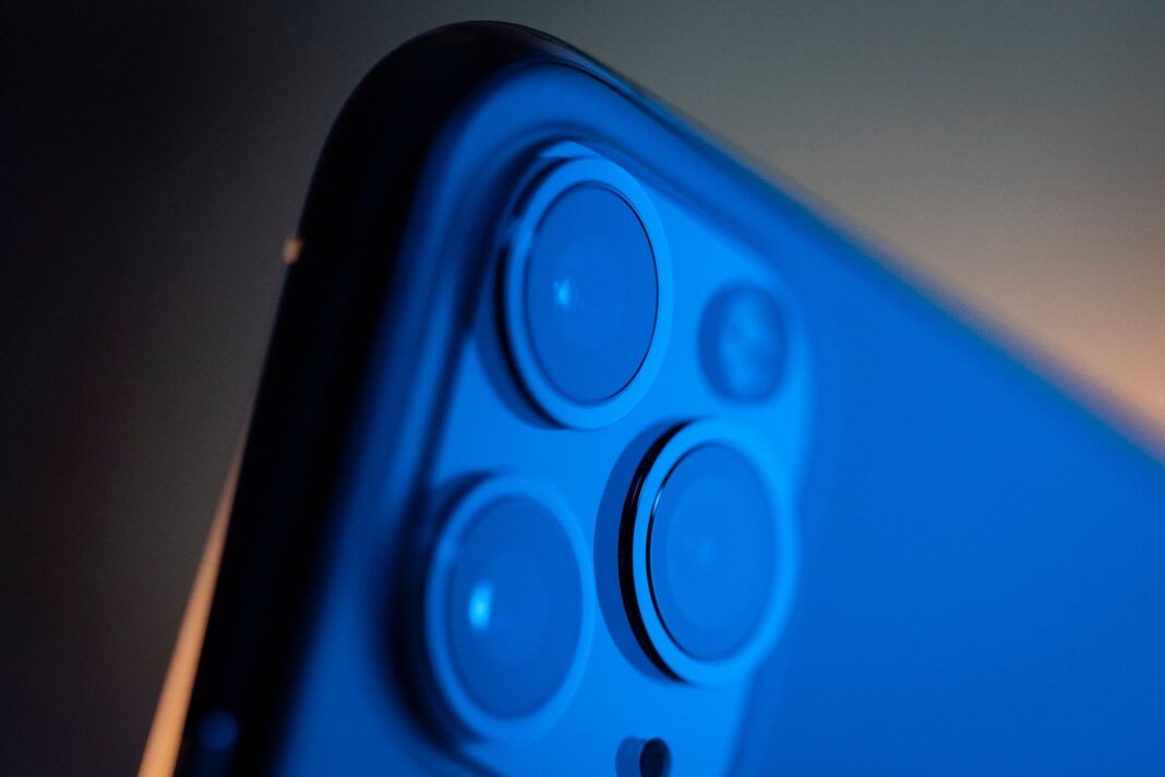 How Apple’s New iOS Update Makes Your Old iPhone Faster and Extends Battery Life