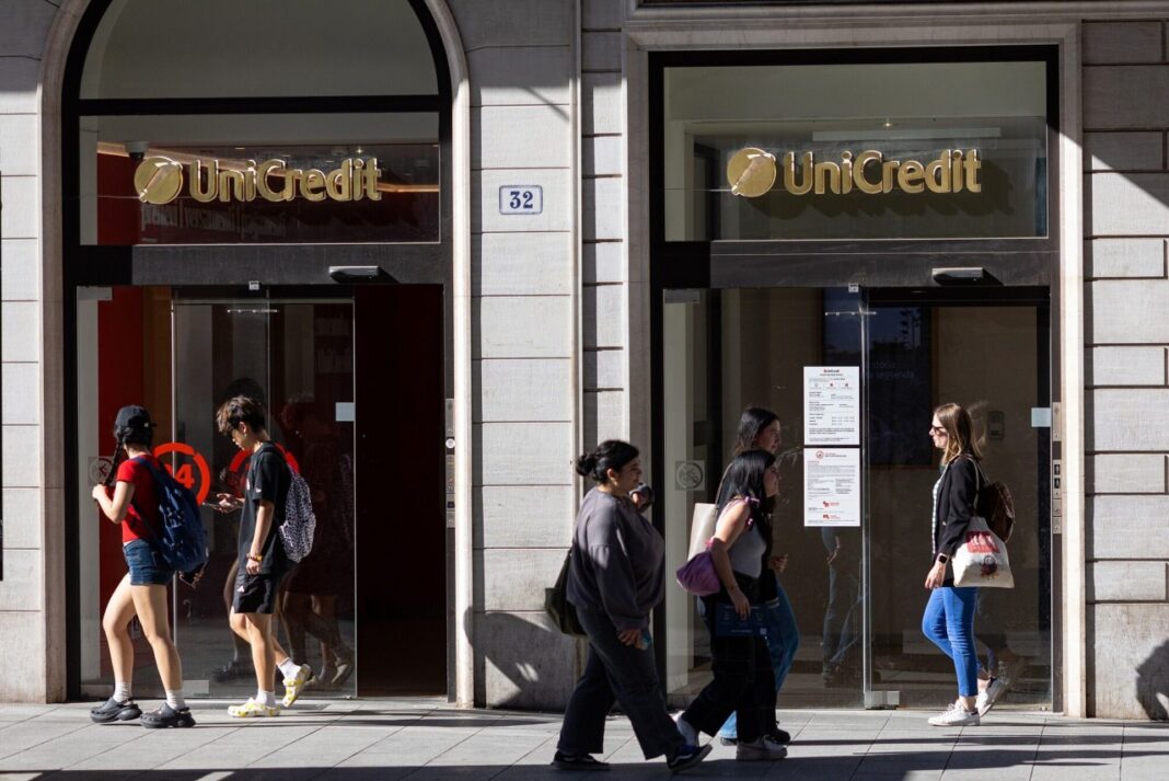 Europe’s Largest Banking Merger in Years Nears Reality as UniCredit Circles Commerzbank