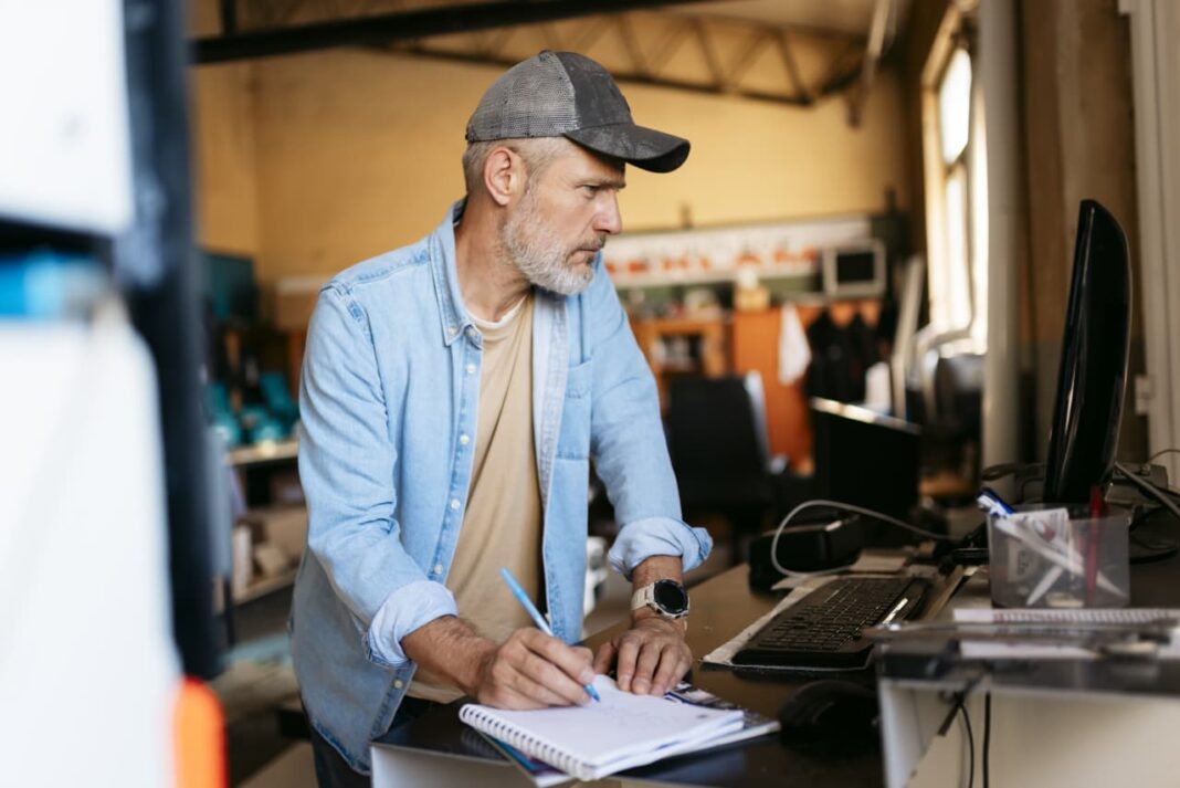 Older Workers Avoiding AI at Work? Here’s How to Start Using It Today