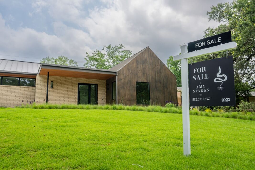 SpaceX Employee Paper Wealth Now Enough to Buy Every Home in This Texas City