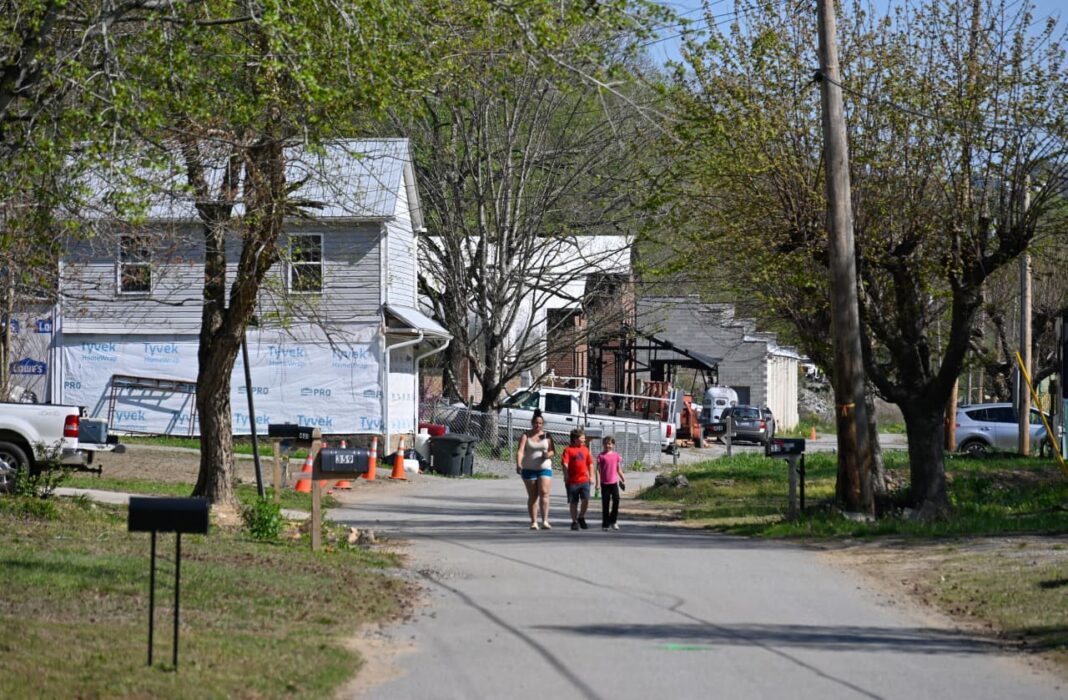New home construction hits pandemic-era low: What home buyers need to know now