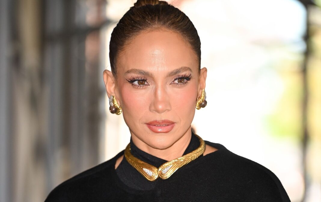 Jennifer Lopez’s Chunky Highlights Are a Major 90s Refresh — See the Bold New Look