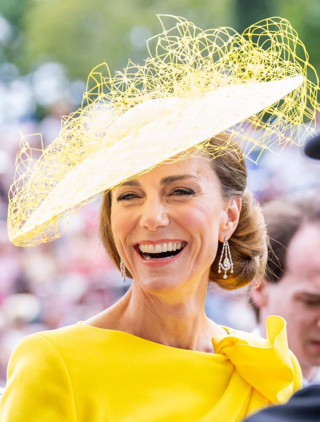 Kate Middleton’s Cinnamon Roll Chignon: The Regal Updo That Redefines Effortless Chic