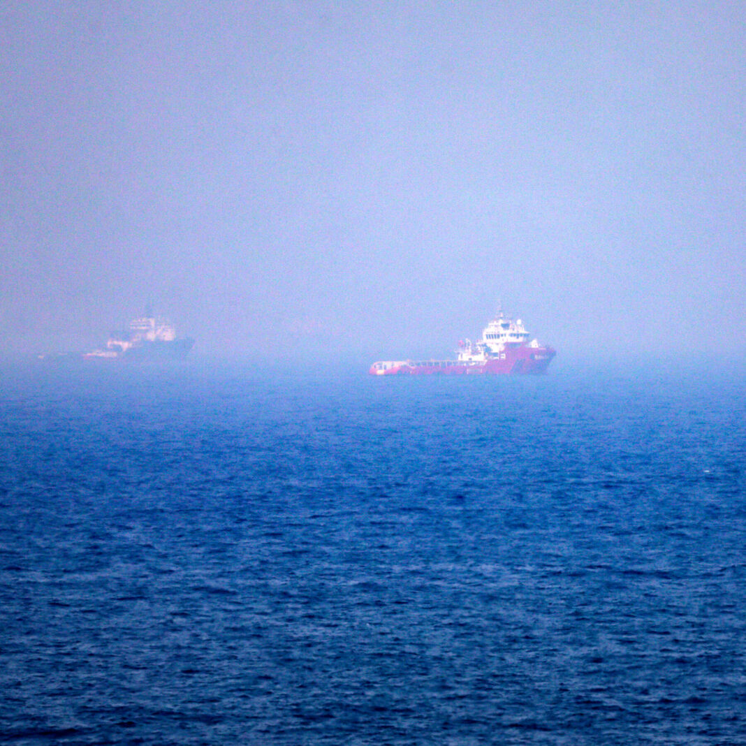 Trump’s Strait of Hormuz Fee Plan Sparks Rare Public Clash with Vance and Rubio