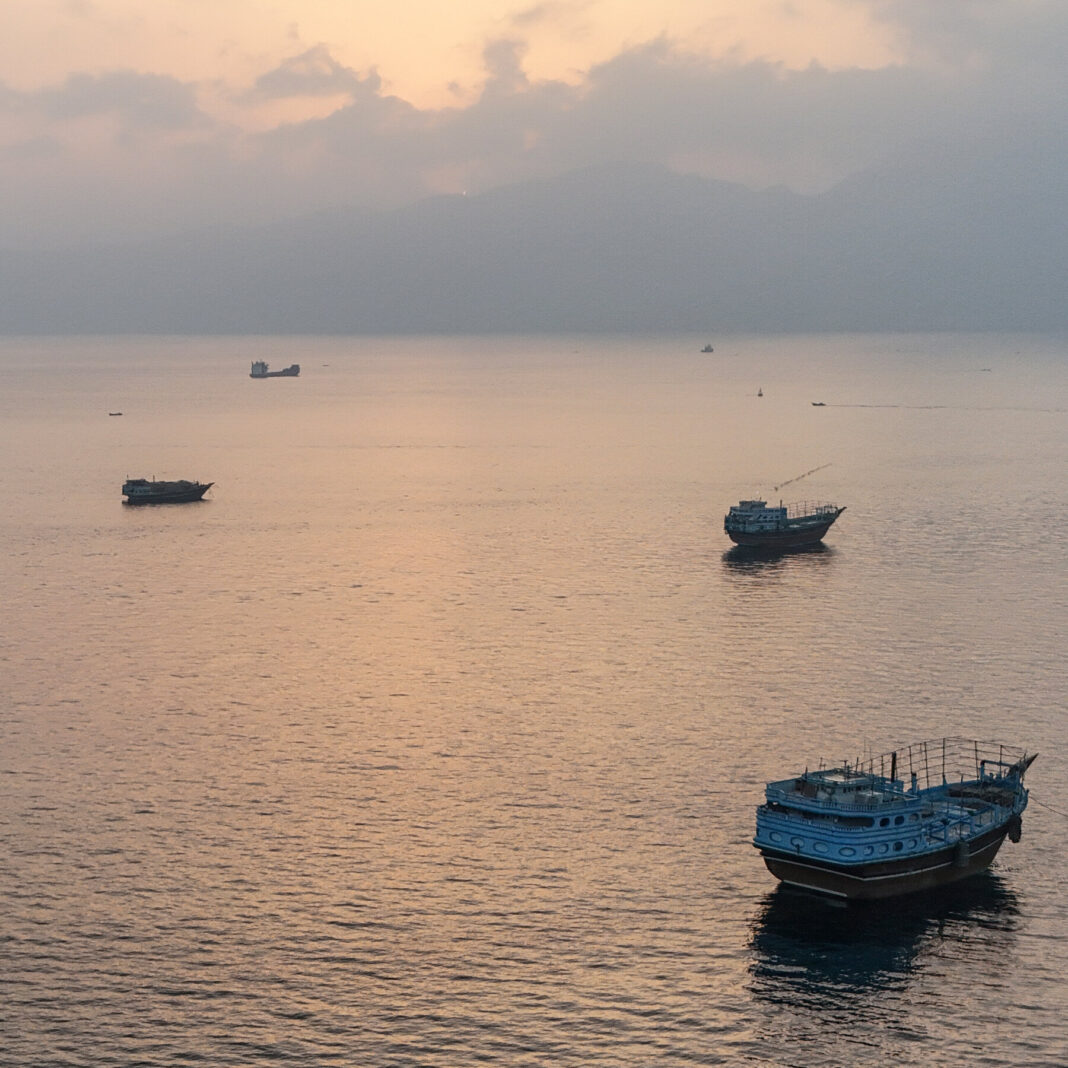 Trump Resumes Military Operations Against Iran, Imposes Naval Blockade and Shipping Tolls