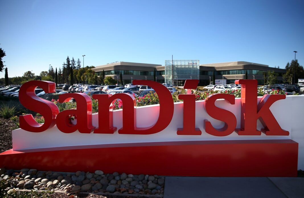 SanDisk Stock Plunges, Yet Analysts Boost Targets on Strong Future Outlook