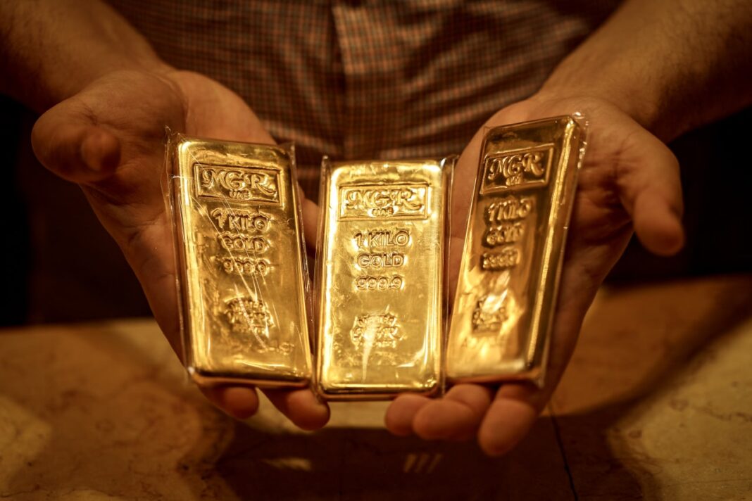 Gold Prices Tumble: Buying the Dip Is a Smart Move