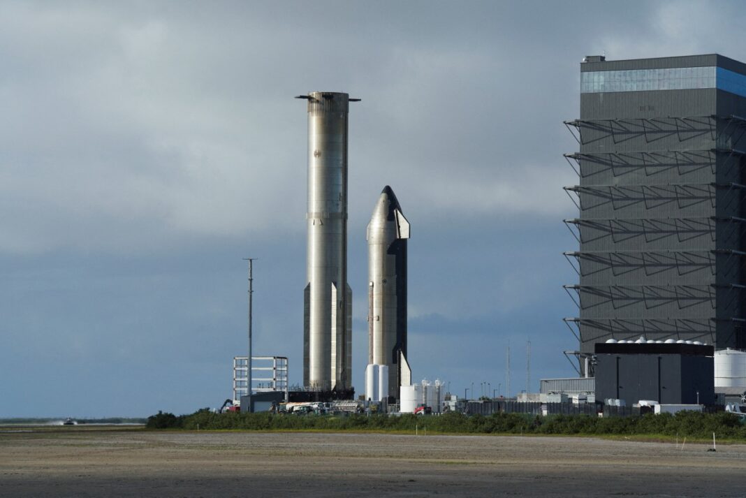SpaceX Stock Slips in Nasdaq-100 Market Debut Amid Tech Sell-Off