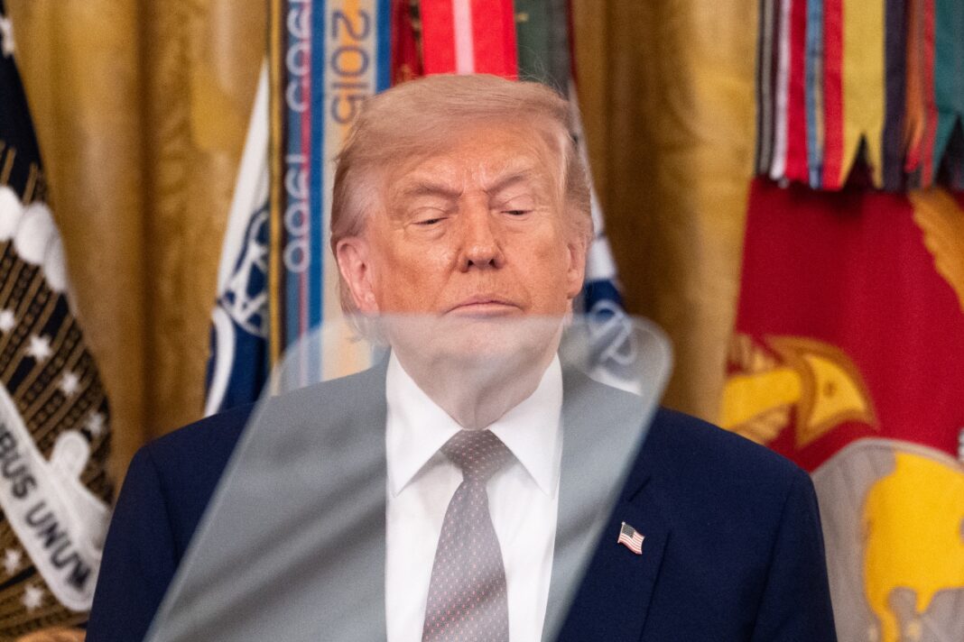 White House Teleprompter Operator Investigated for Insider Bets on Trump’s Speeches