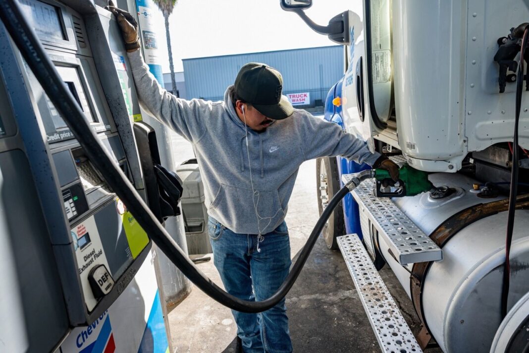 Diesel Supply Crunch Risks Rekindling Inflation as Stockpiles Hit Decade Low
