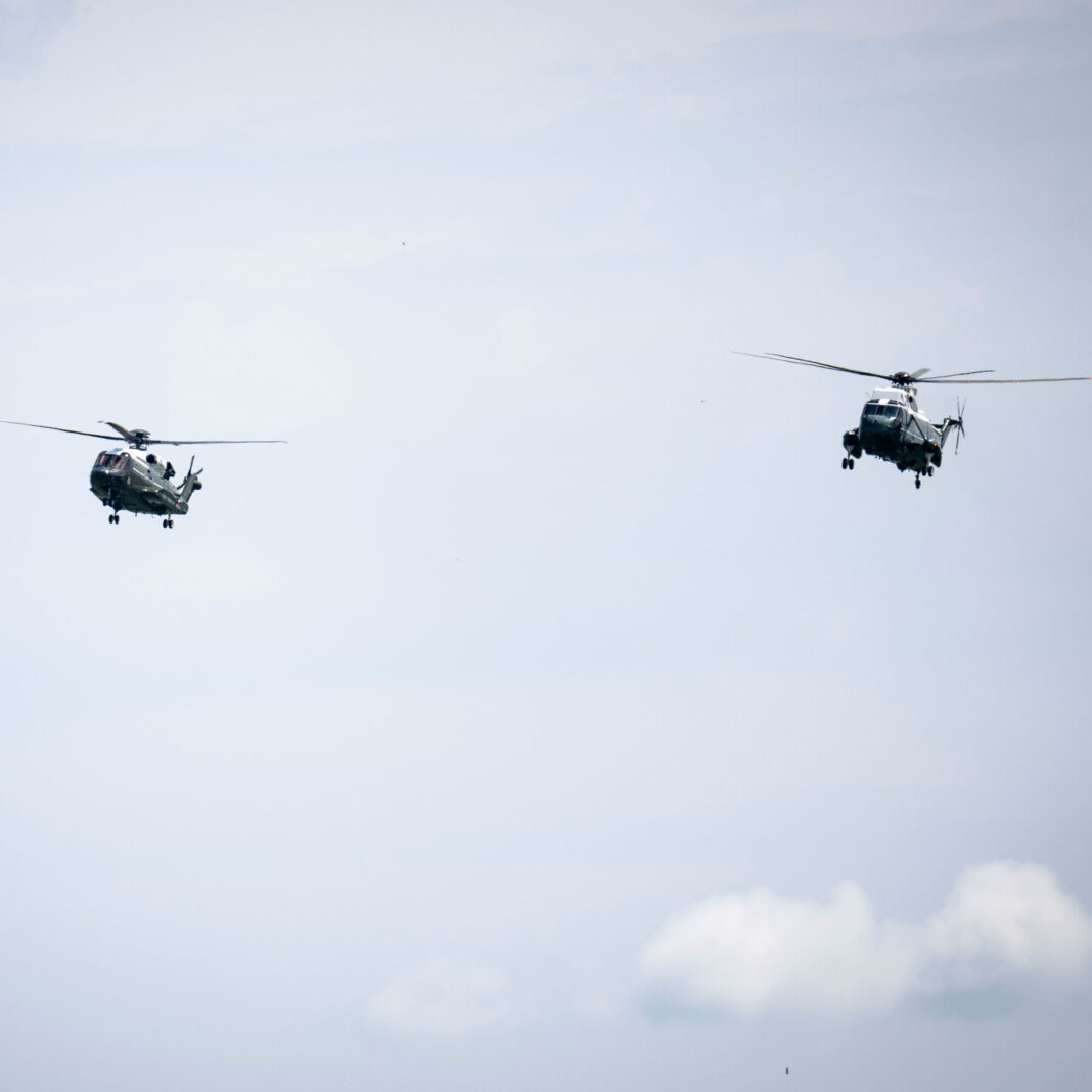 Helicopter Carrying Trump Narrowly Avoids Passenger Jet Over DC Airspace