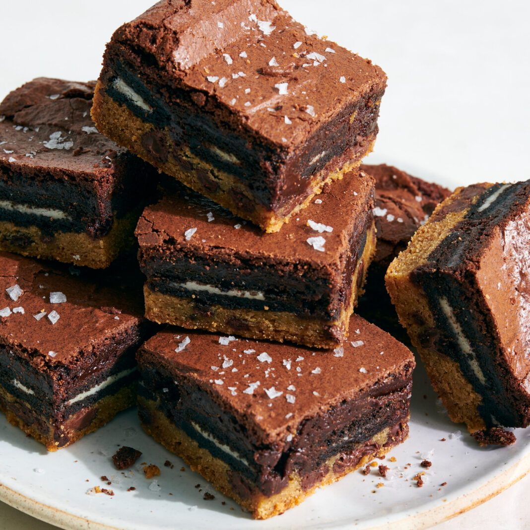Don’t Let Summer Fade Without Baking These Peak-Fruit Desserts