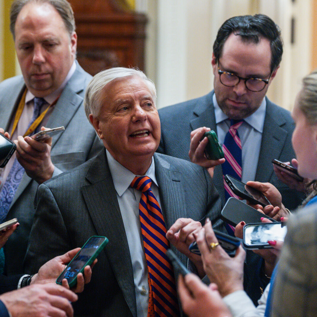 Senate Passes Sweeping Russia-Iran Sanctions Bill in Bipartisan Push