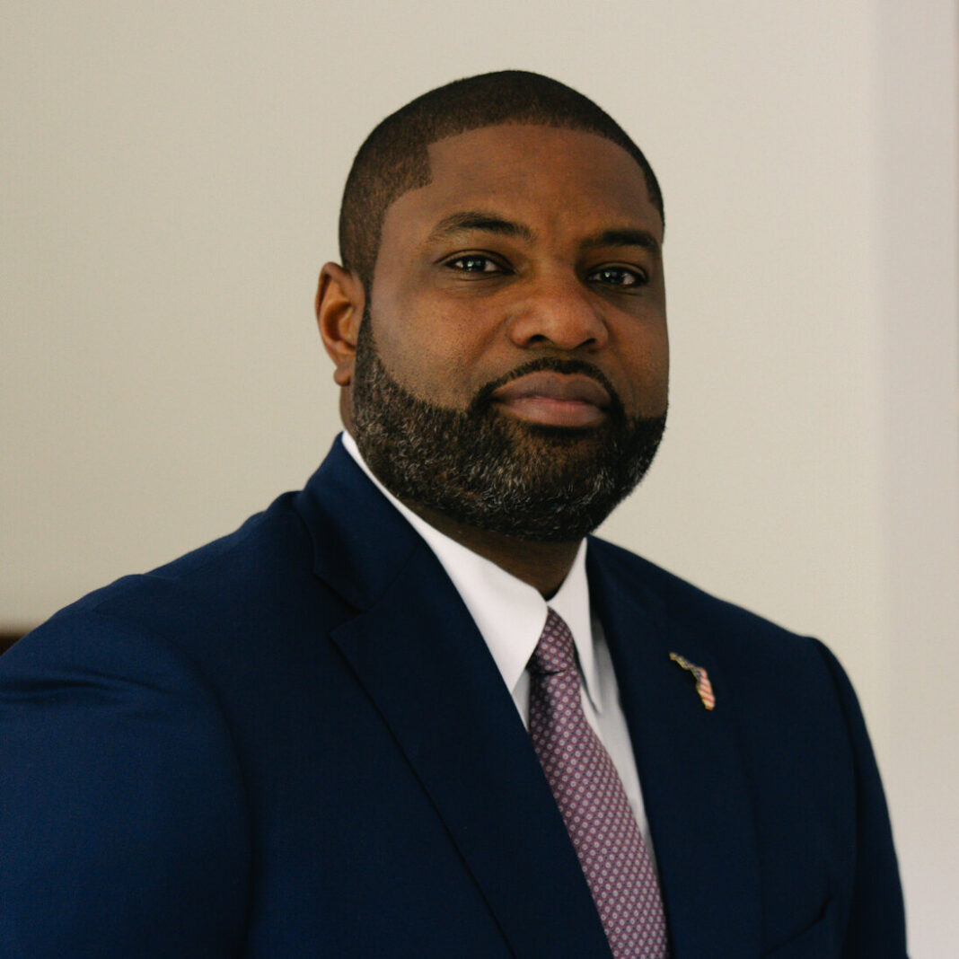 5 Things to Know About Byron Donalds, Trumpās Pick for Florida Governor