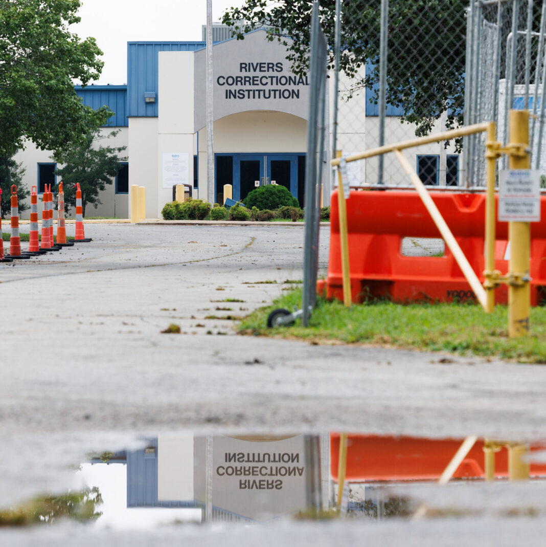 Prison Giant Gave $1.4M to Trump PAC Right After Landing $165M ICE Contract