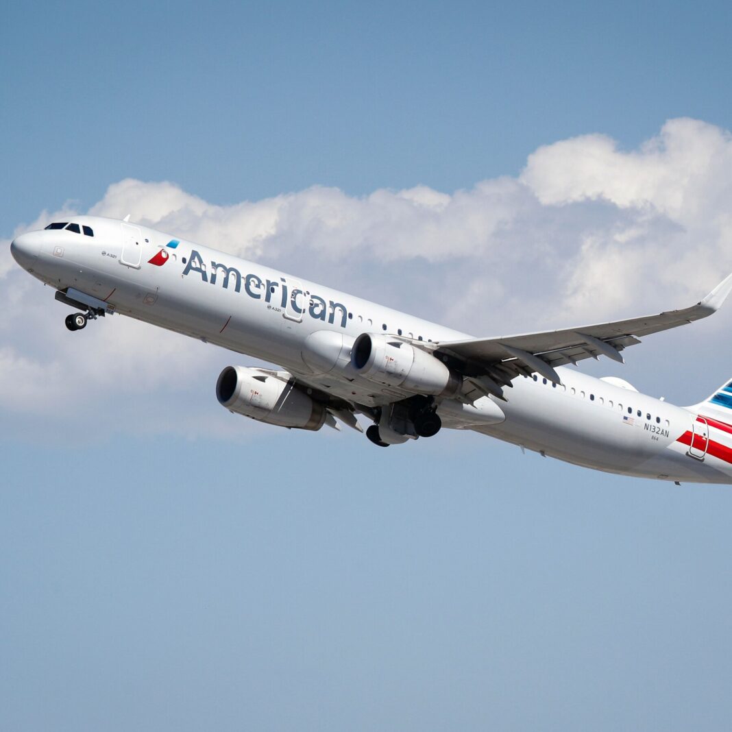 Laptop Fire on American Airlines Flight Injures Passenger, Highlights Lithium Battery Risks