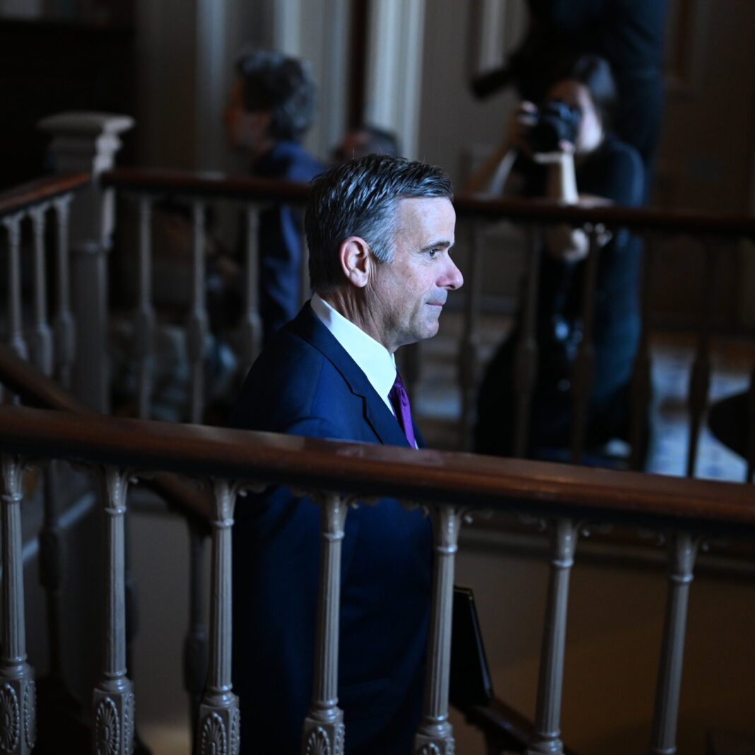 C.I.A. Chief’s Secret Moscow Visit: A Blunt Warning on Russia’s Failing War Effort