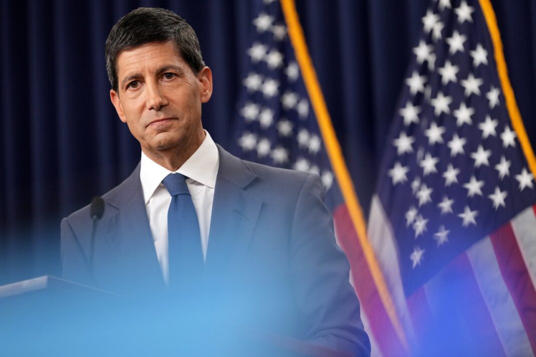 Kevin Warsh Faces a Defining Choice as Bond Markets Brace for Turmoil