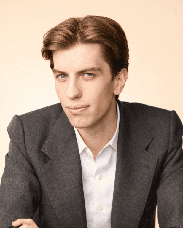 Investor Dubbed ‘AI Stock God’ Lost Big After 56% of Fund Sat in Just Two AI Stocks—Here’s What Went Wrong