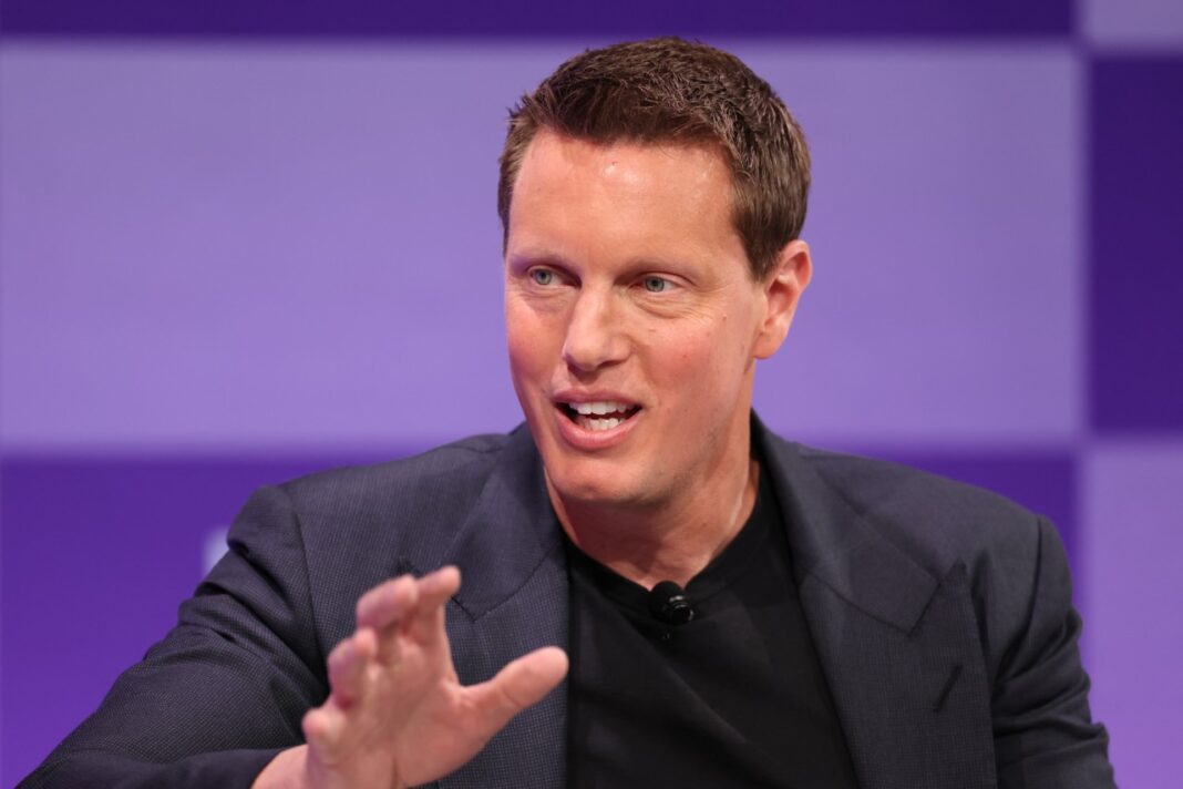 Paramount Weighs CNN Editorial Independence Board as Black Market Drug Sales and Hormuz Shipping Risks Mount