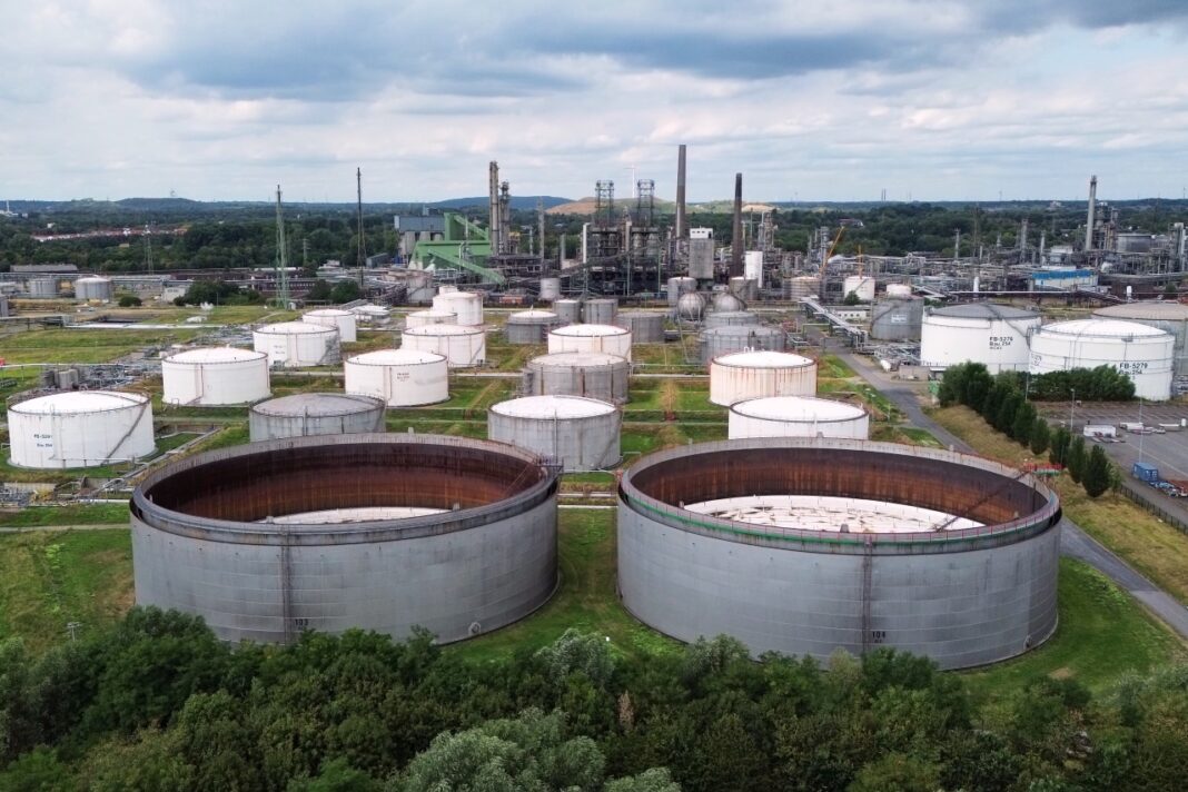 Big Oil’s Debt Burden Eases—What’s the Next Strategic Move?