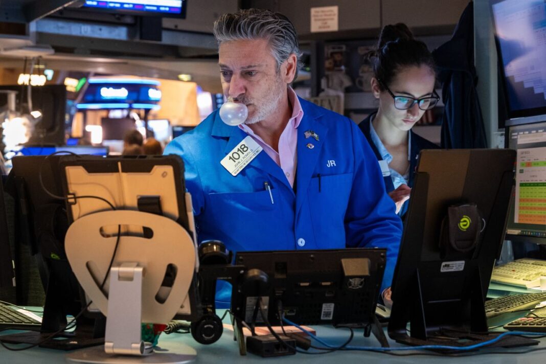 Bond Yields Climb Amid Fiscal Concerns as Treasury Adjustments Fall Short