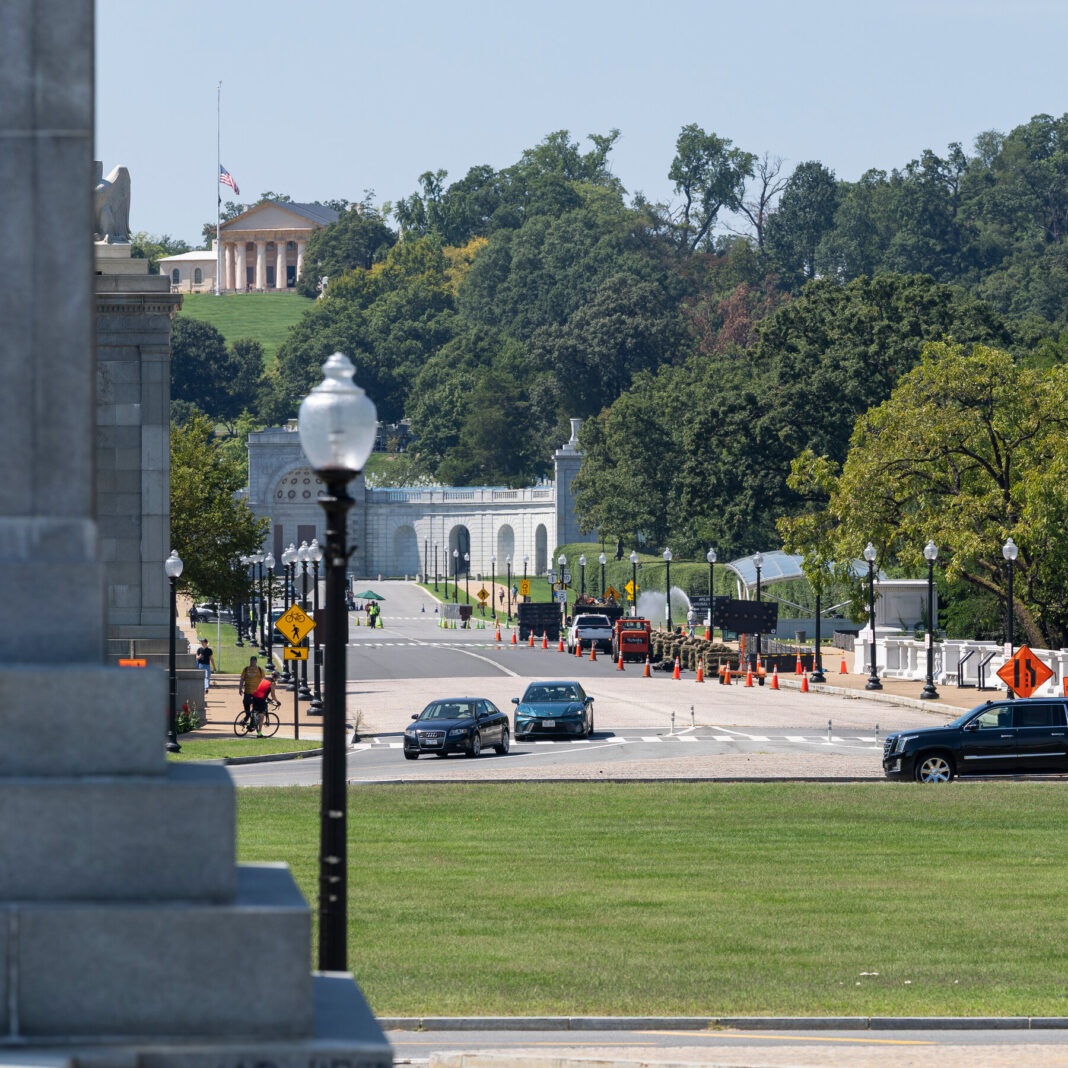 Park Service Fast-Tracks Trump’s 250-Foot Arch Despite Preservationist Outcry