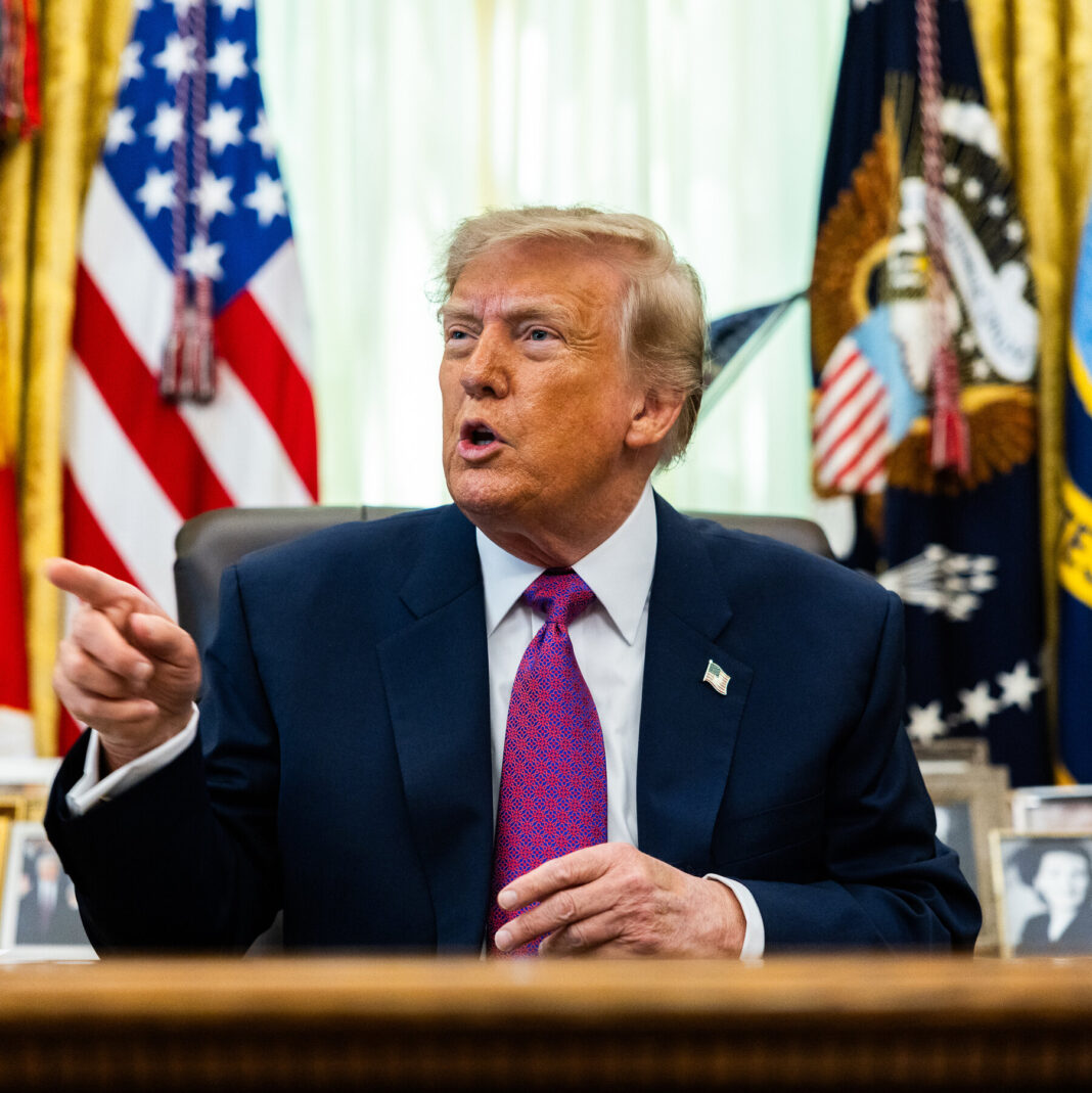 Trump Urges Iranians to Rise Up as U.S. Entanglement in the Strait of Hormuz Conflict Deepens