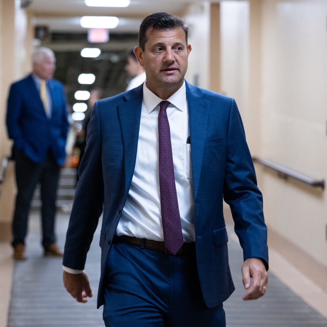 Trump’s Midterm Rally Draws Crowds, but Vulnerable GOP Lawmakers Stay Away