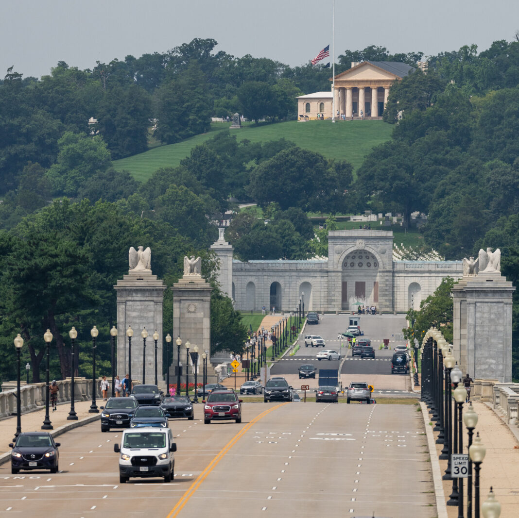 Trump’s Arch: Excavation vs. Construction—What’s Really Happening on the Ground?