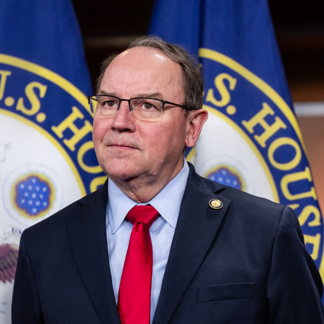 Tom Tiffany, Wisconsin Representative, Sustains Minor Injuries After Plane Emergency Landing in Lake Wausau