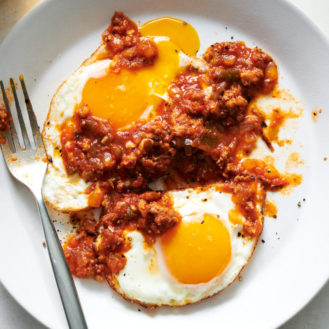 Coahuila-Style Salsa de Chorizo: Turn Eggs Into a Hearty Mexican Dinner
