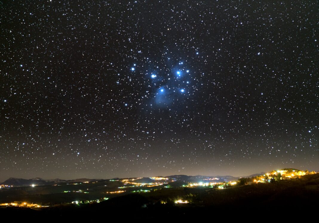 September 2026’s Best Sky Events: Diamond Moon, Lunar Eclipse, and Saturn at Opposition