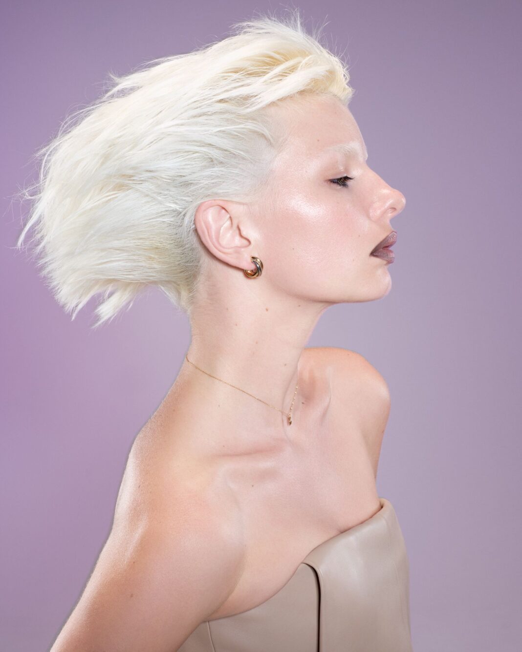 Lightest Leave-In Conditioners for Fine Hair 2026: Volume-Safe Picks That Won’t Fall Flat