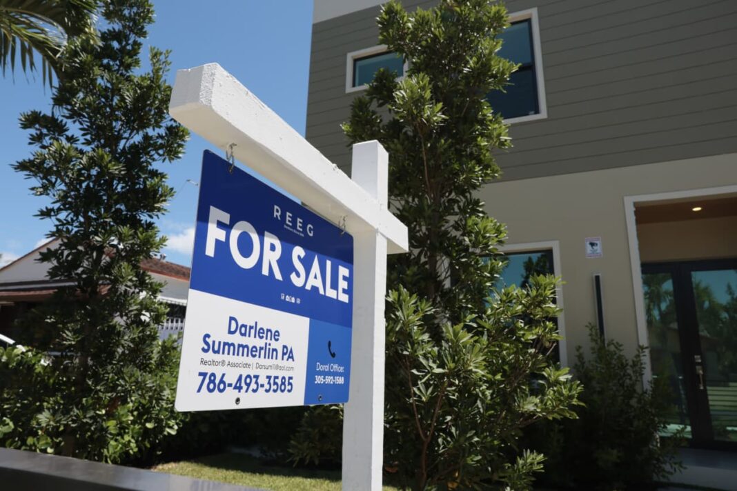 30-year mortgage rate climbs to 7.17%, hitting nearly 2-year high in fresh blow to housing market