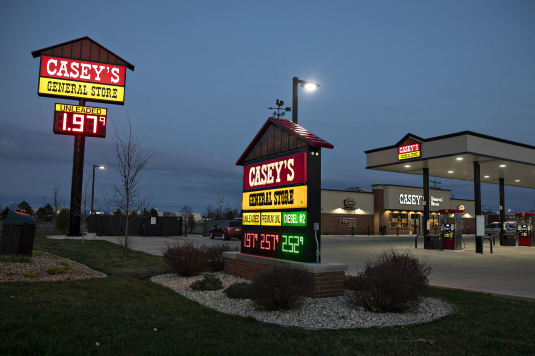 The Gas-Station Chain Quietly Outpacing Domino’s on Price and Speed