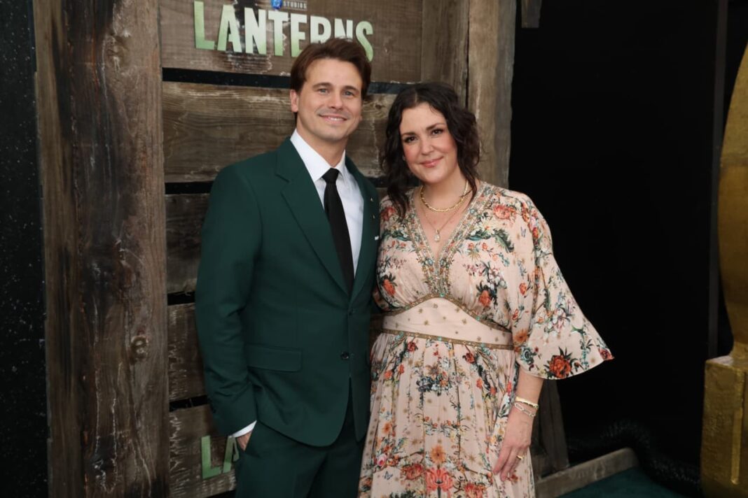 ‘Two and a Half Men’ Star Melanie Lynskey Reveals She Can’t Afford a Home in Native New Zealand Despite Hollywood Success