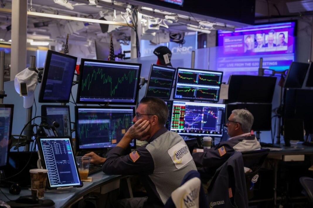 Stocks Slide in August as Hormuz Conflict Rattles Markets